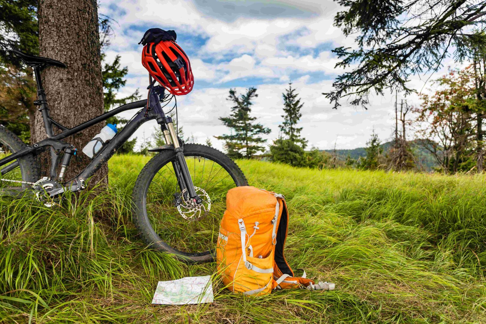 MTB-Bikepacking mit diverser Ausrüstung