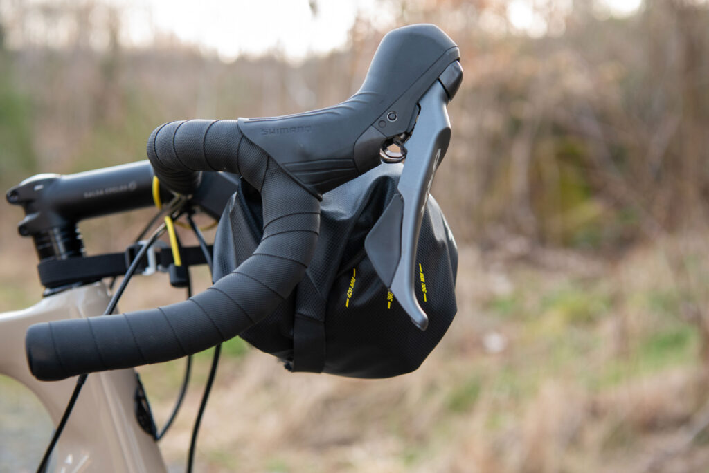 Apidura Expedition Handlebar Pack Seitenansicht