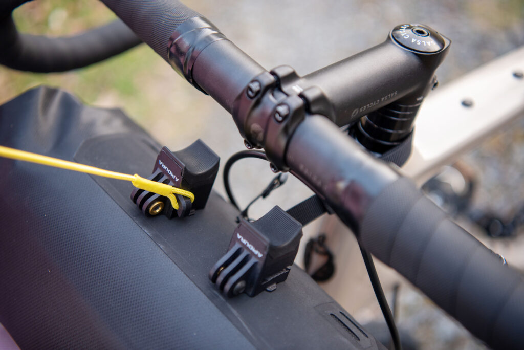 Apidura Expedition Handlebar Pack Detail Halterung