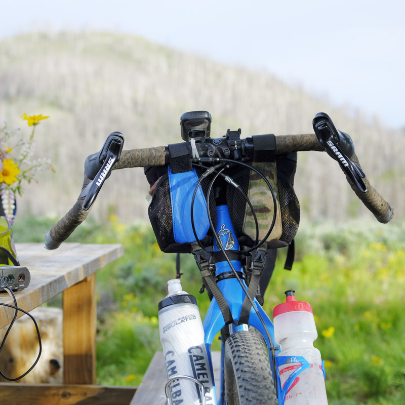 revelate designs mountain feedbag lenkertasche
